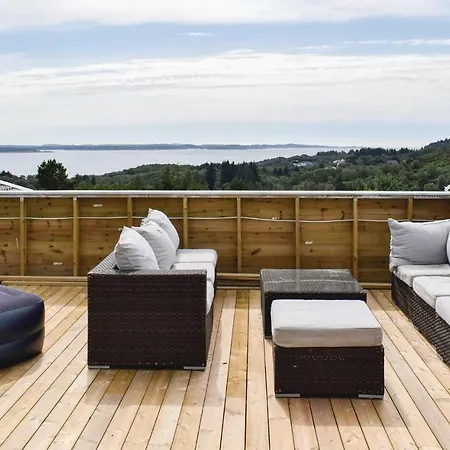Beautiful In W/ Wifi And 2 Bedrooms شقة Bekkjarvik